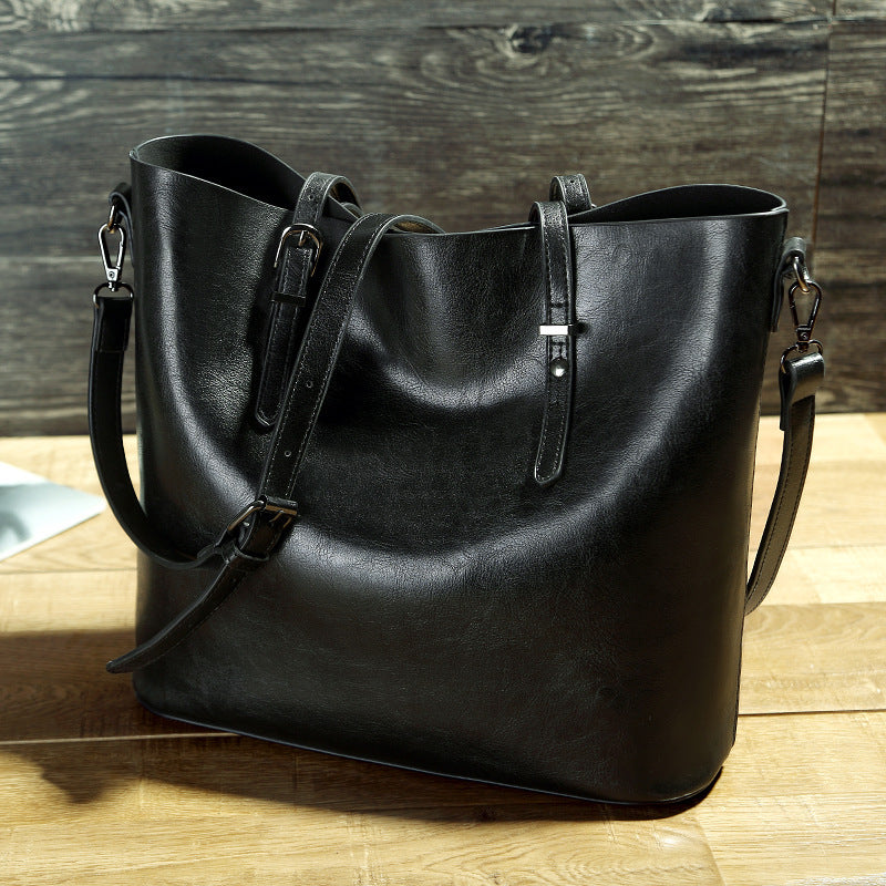 Women's Waxed Leather Shoulder Tote – product image 12