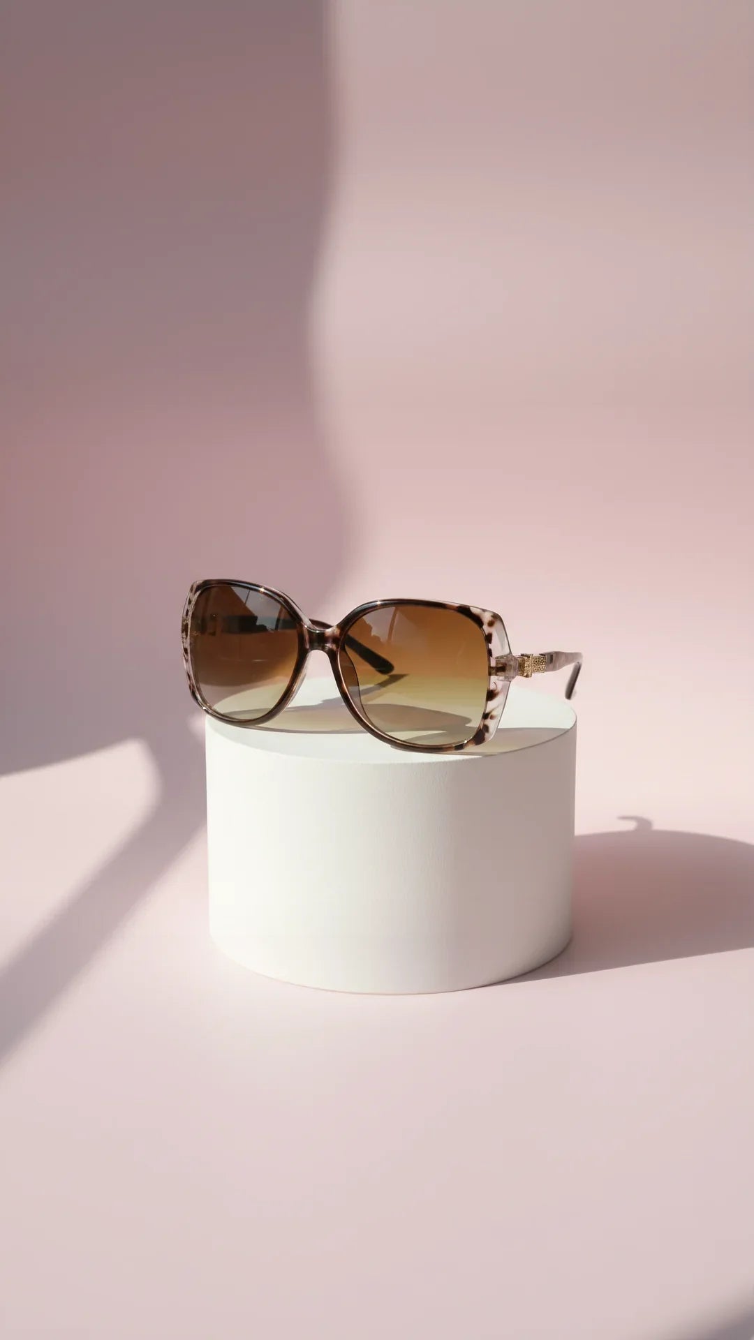 Gold Tortoiseshell UV 400 Sunglasses Box of 12 - product image 1 of 2
