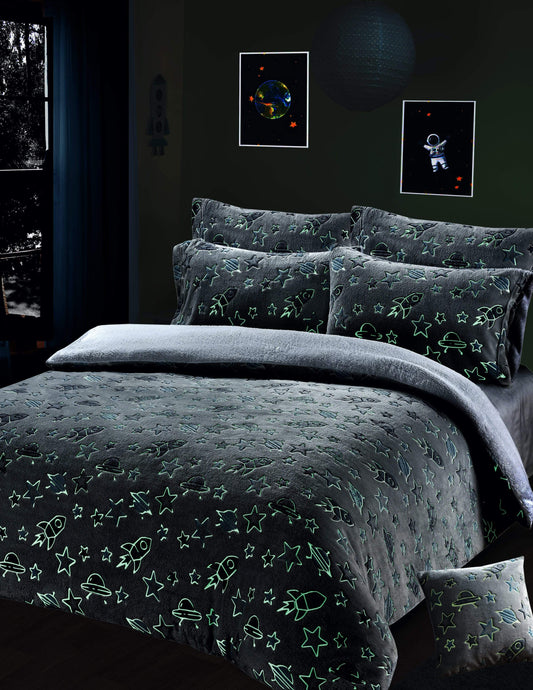 OLIVIA ROCCO Outer Space Glow In The Dark Teddy Fleece Duvet Set For Children for Easy-Care Everyday Luxury – product image 2 of 9