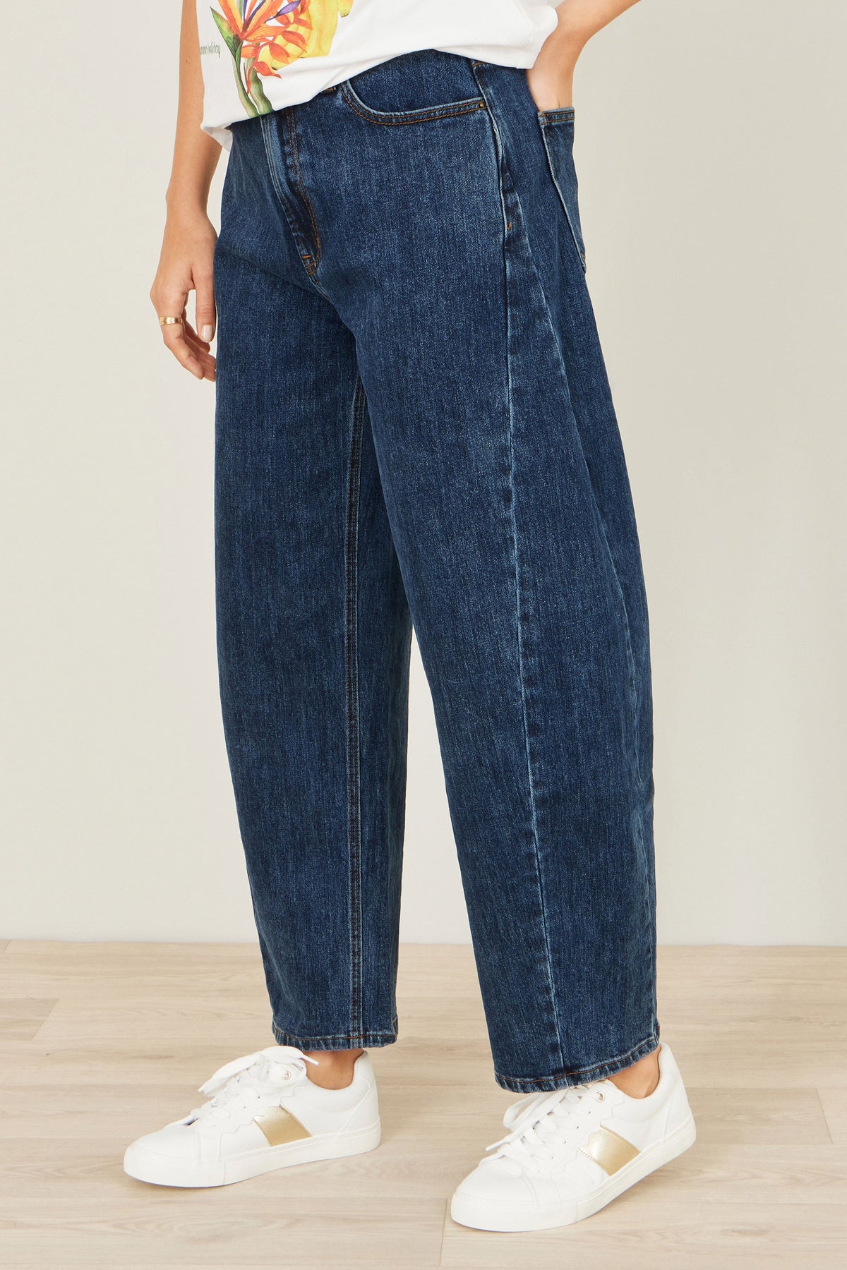 Yumi Blue Denim Barrel Relaxed Fit Jeans – product image 2 of 6