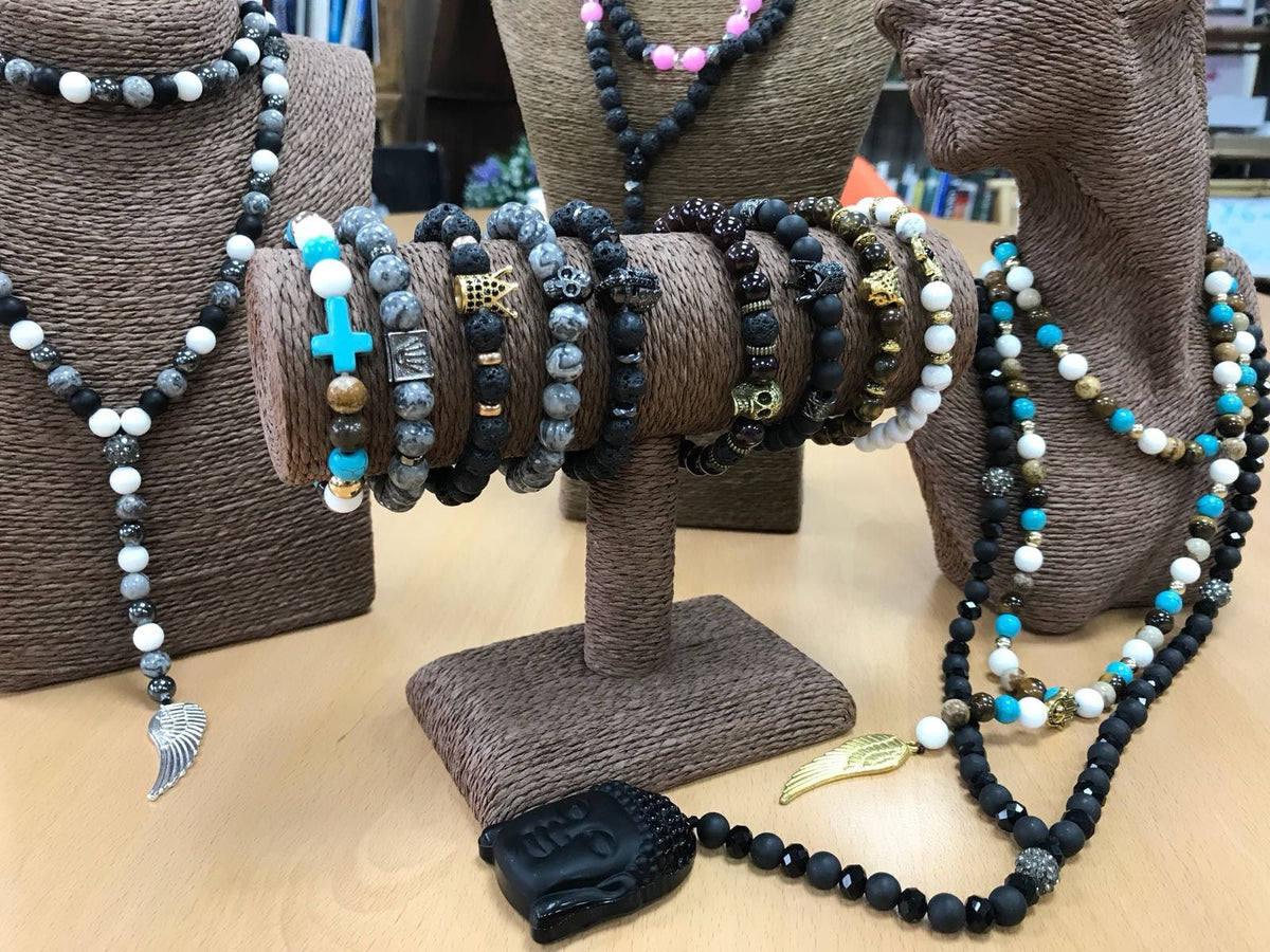 Crystal Crown / Black Agate - Gemstone Bracelet – product image 3 of 4