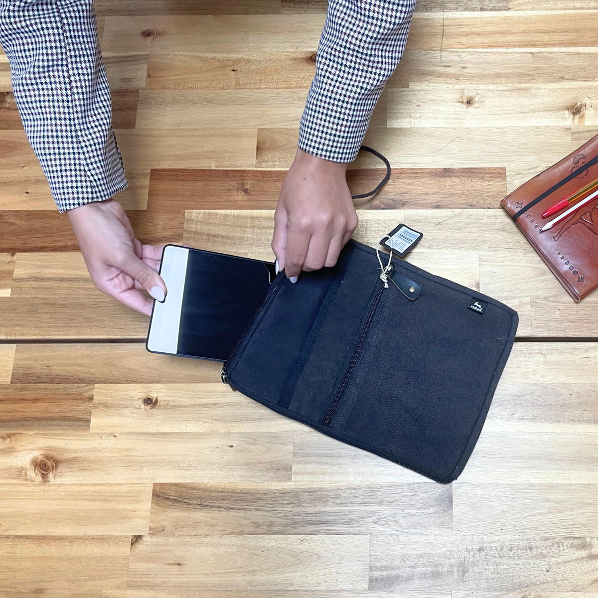 Stonewash Tablet Pouch - Charcoal – product image 5 of 5