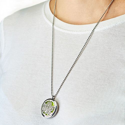 Aromatherapy Jewellery Necklace - OM Chakra - 30mm – product image 2 of 6