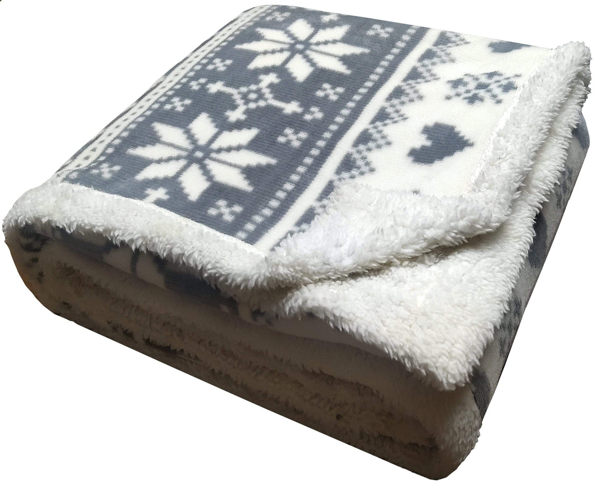 OLIVIA ROCCO Nordic Fair Isle Reversible Teddy Fleece Duvet Set With Pillowcases – product image 2 of 3